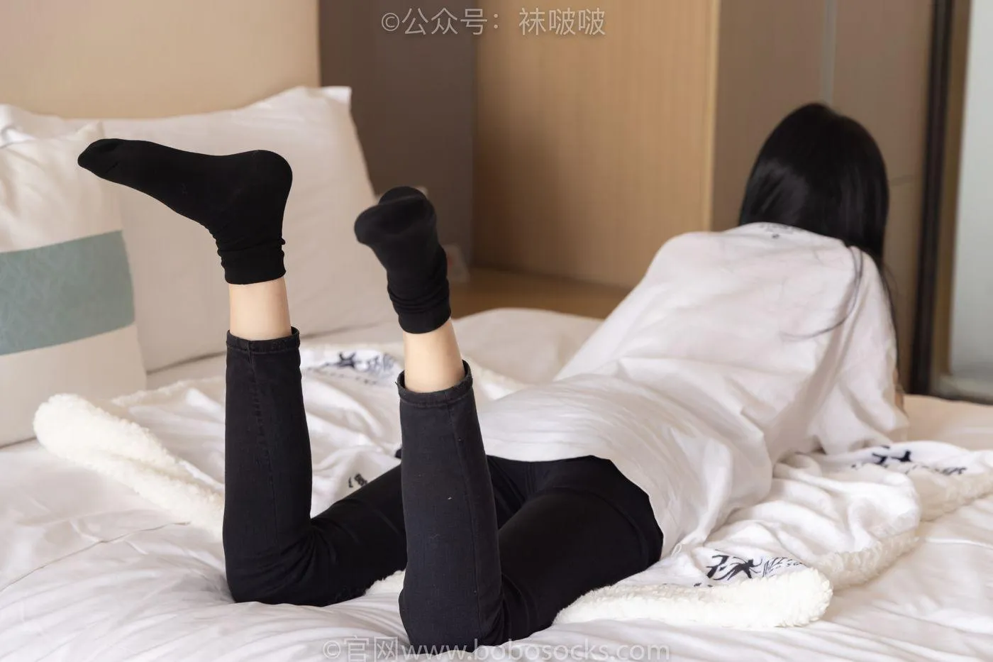 [BoBoSocks袜啵啵]NO.055 稚予-斯凯奇运动鞋、白棉袜、黑棉袜 [139P]插图3